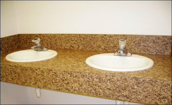  Laminate Countertop w/ Sinks